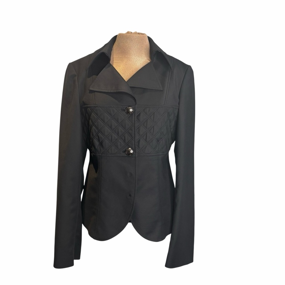 Byblos Made In Italy Elegant structured Blazer with quilted detailing 10